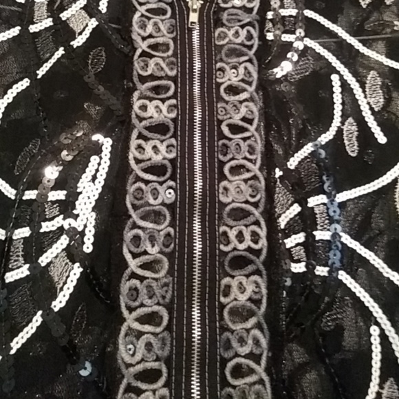 Top - Picture 2 of 4